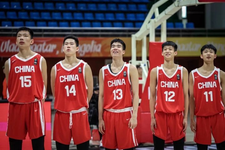 媒体人:中国U16男篮上半场破联防做得不好 他们下半场适应了防守